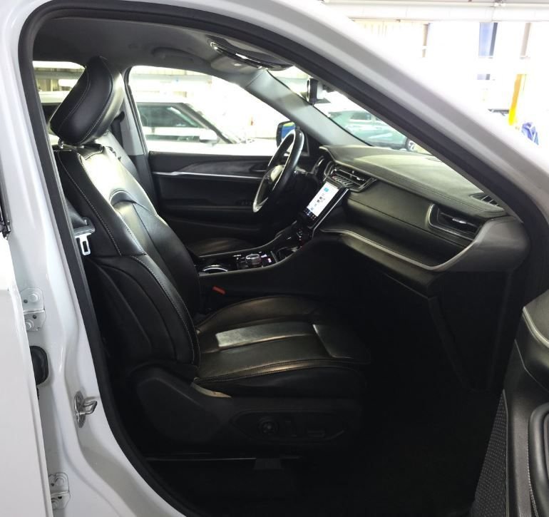 Used 2021 White Jeep Limited image 8