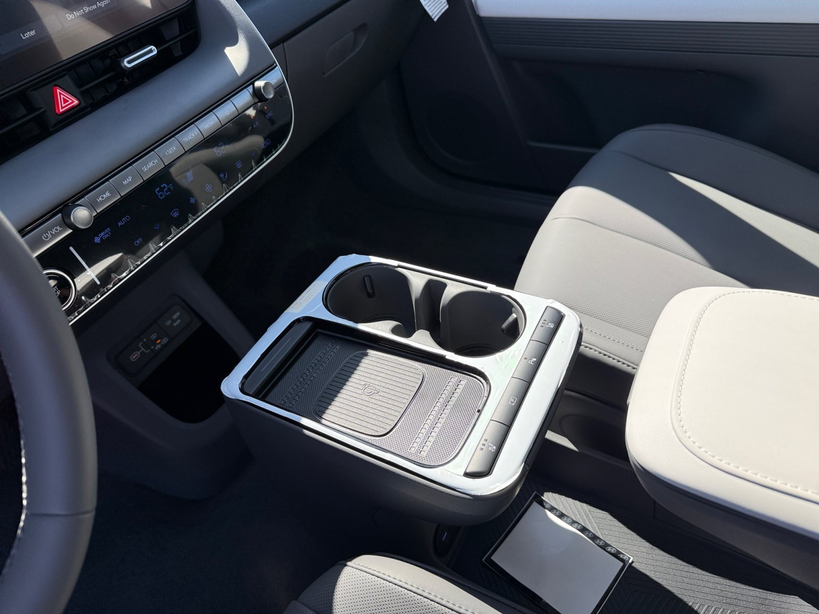 New 2027 Gray Hyundai SEL image 13