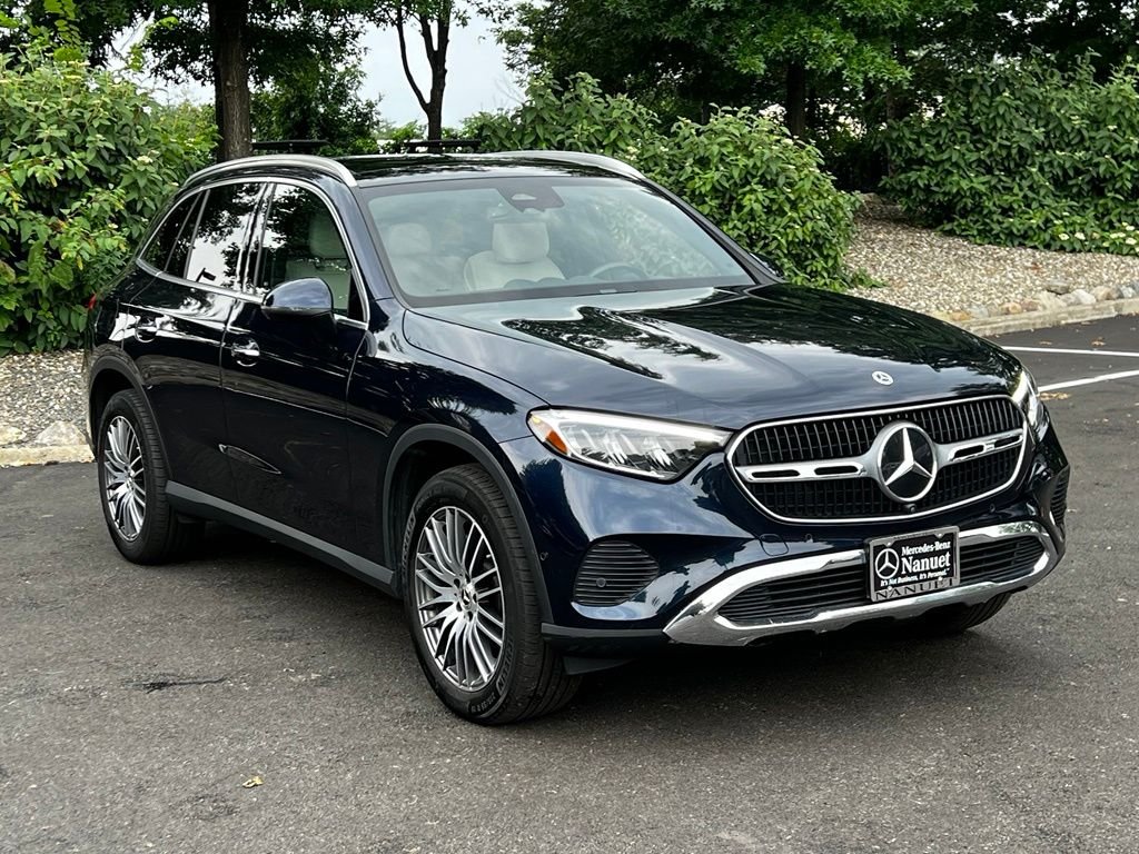 Used 2024 Blue Mercedes-Benz GLC 300 image 3