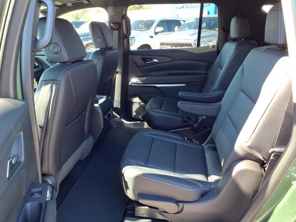 2027 Chevrolet Traverse LT - Photo 6