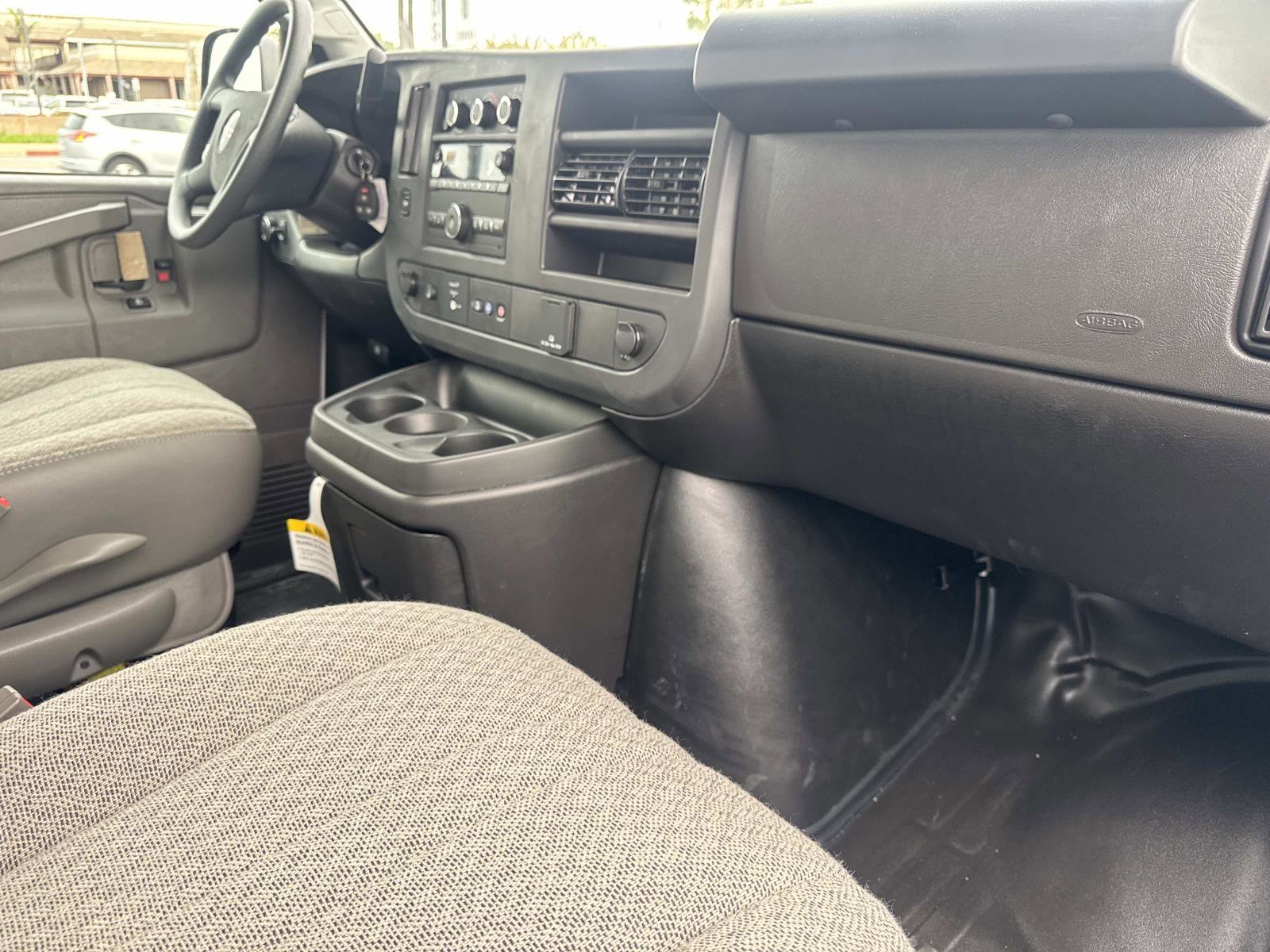 2025 GMC Savana Cargo Work Van - Photo 29