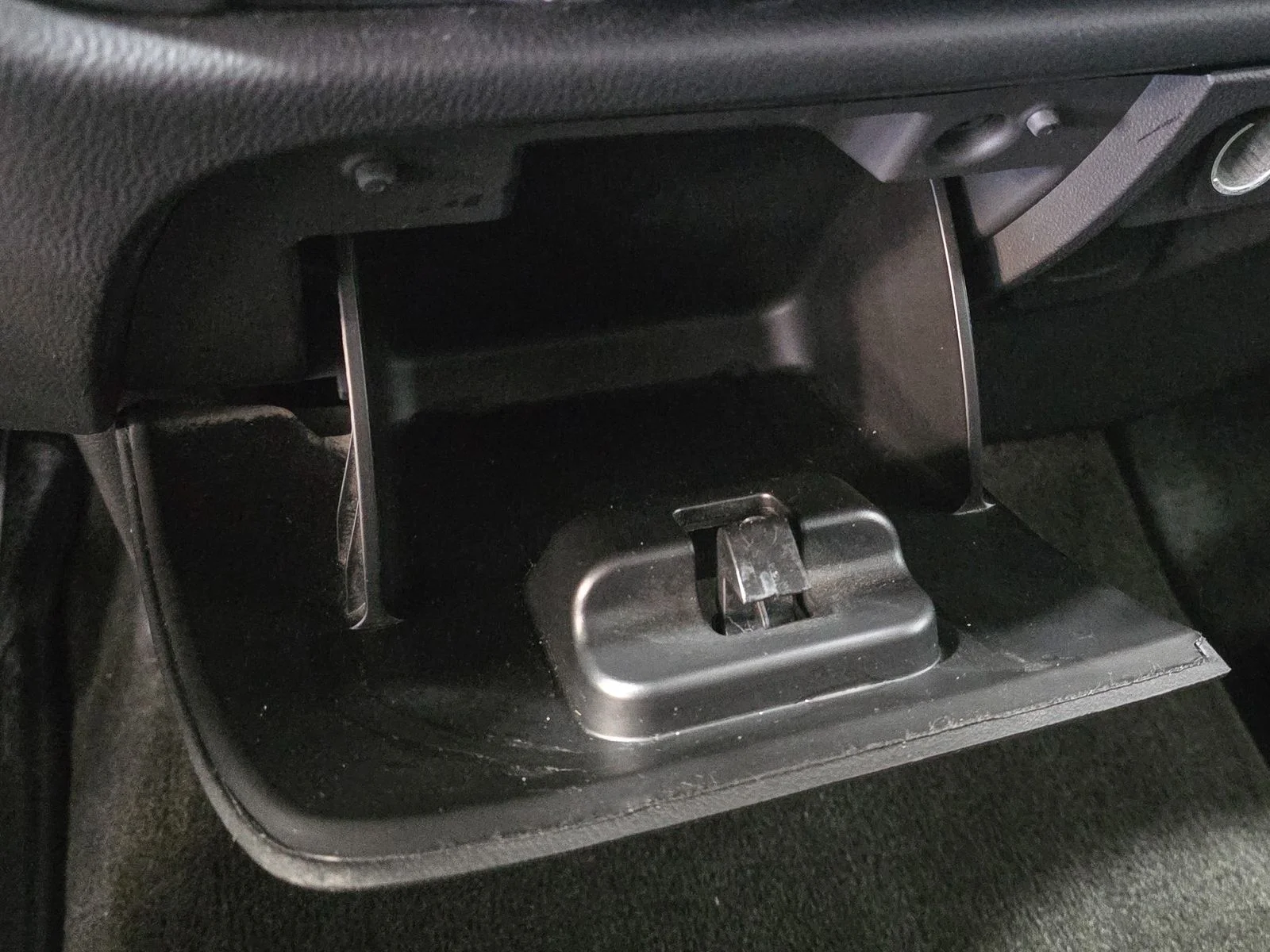 Used 2014 Black Chevrolet LT image 26