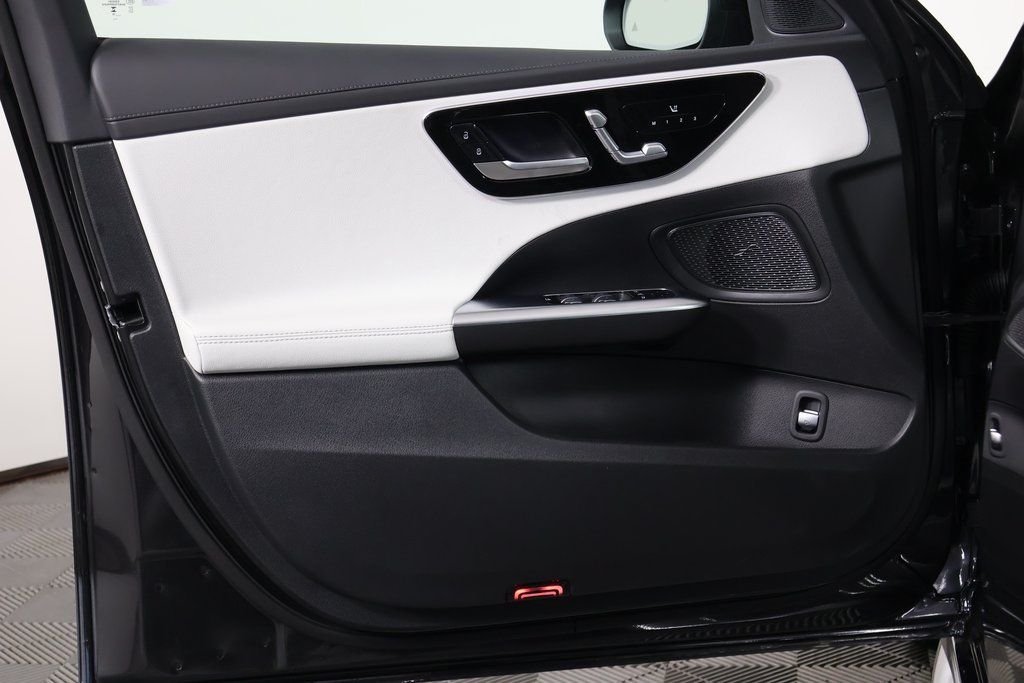 New 2026 Graphite Grey Metallic Mercedes-Benz C 300 image 7