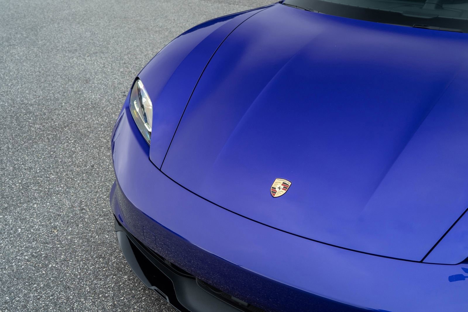 2025 Porsche Taycan Base - Photo 18