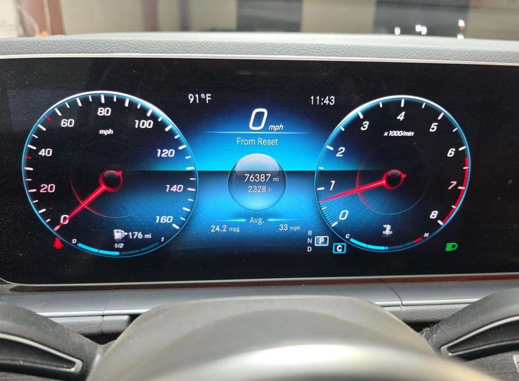 Used 2020 White Mercedes-Benz GLE 350 image 4