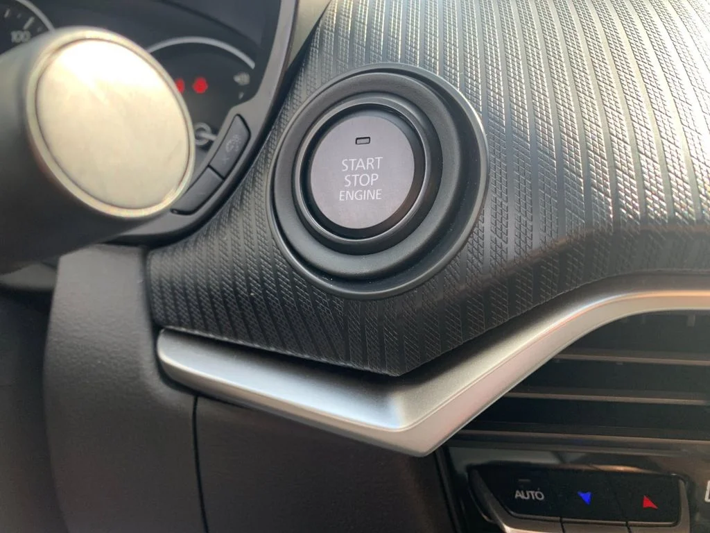 Used 2025 White Mazda 3.3 Turbo Select image 27