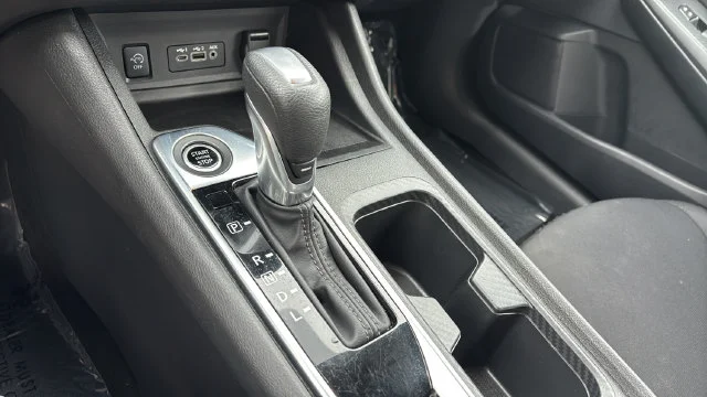 Used 2025 Gray Nissan SV image 29