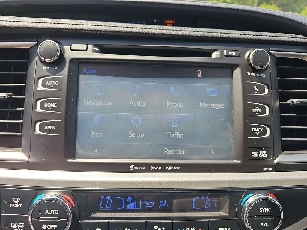 Used 2018 Gray Toyota XLE image 21