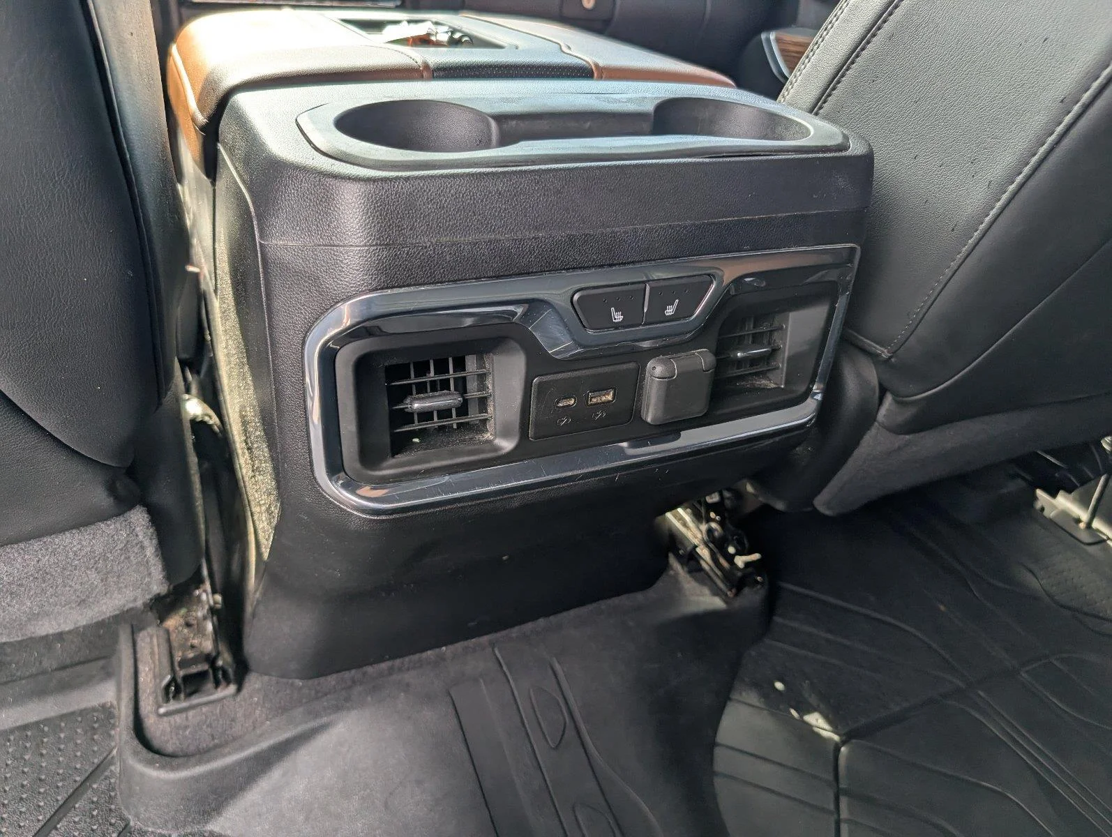 Used 2020 IRIDESCENT PEARL TRICOAT Chevrolet High Country image 35