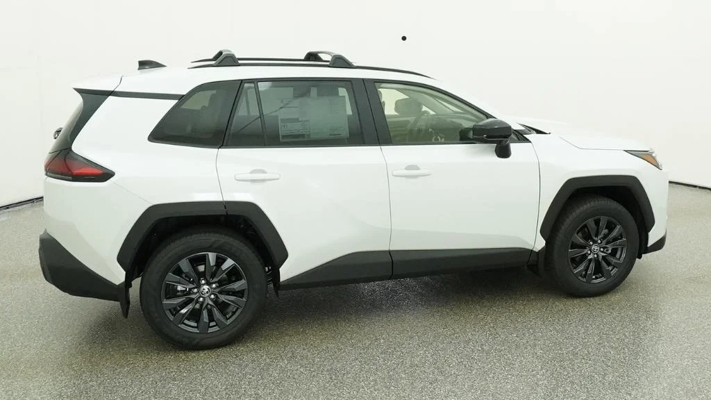 New 2026 Wind Chill Pearl Toyota XLE Premium image 2