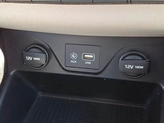 Used 2017 Gray Hyundai SE image 24