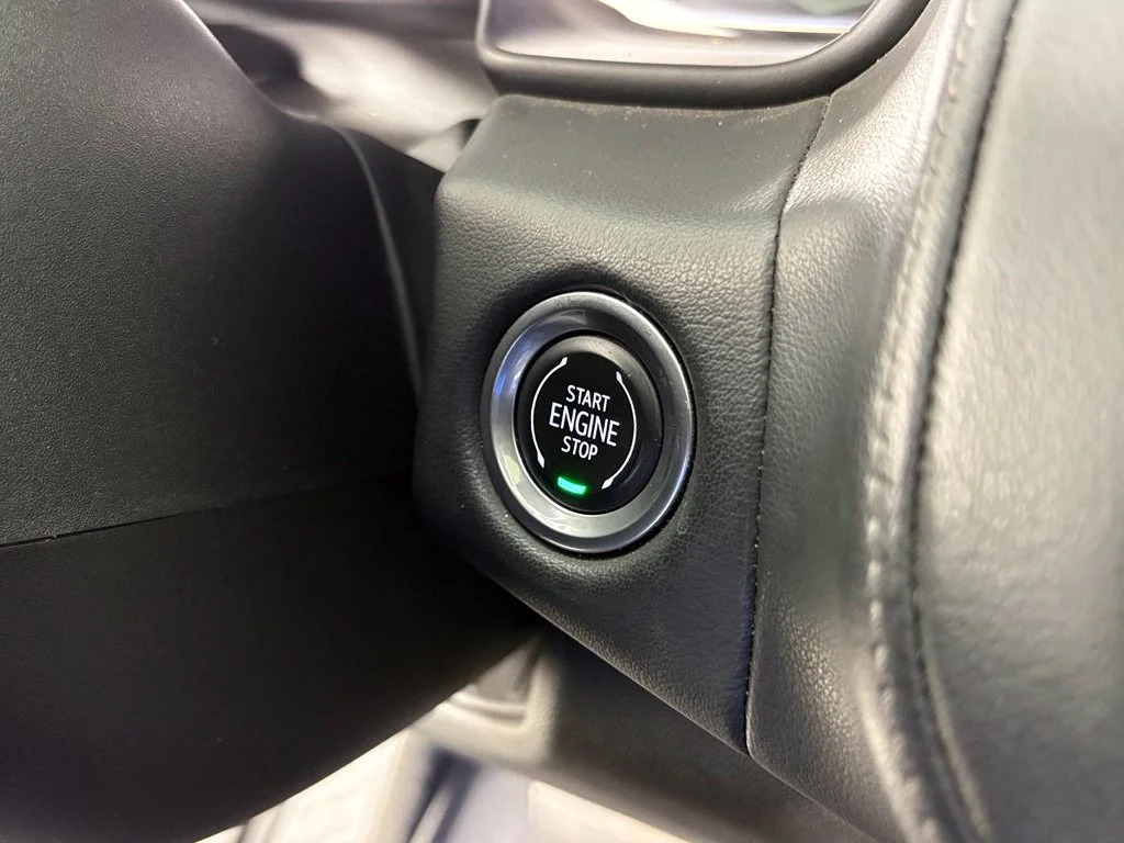 Used 2021 Gray Chevrolet Z71 image 25