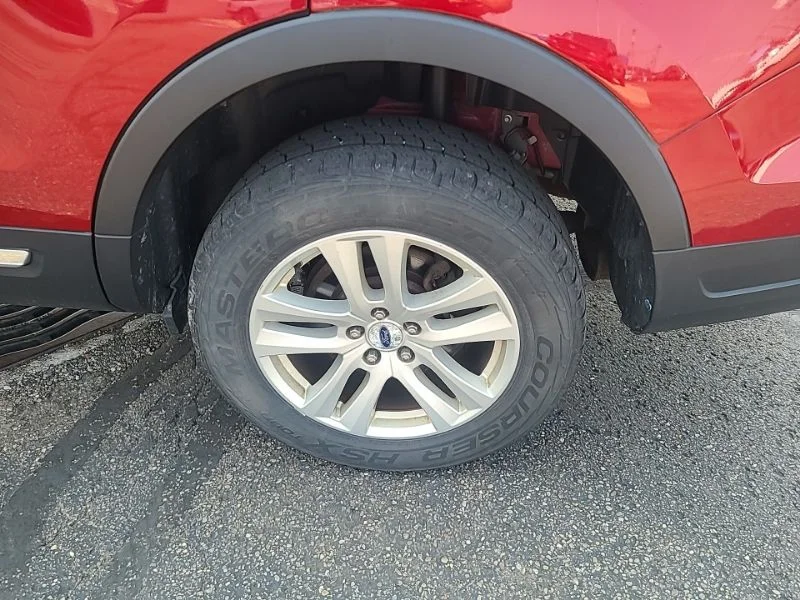 Used 2018 Red Ford XLT image 10