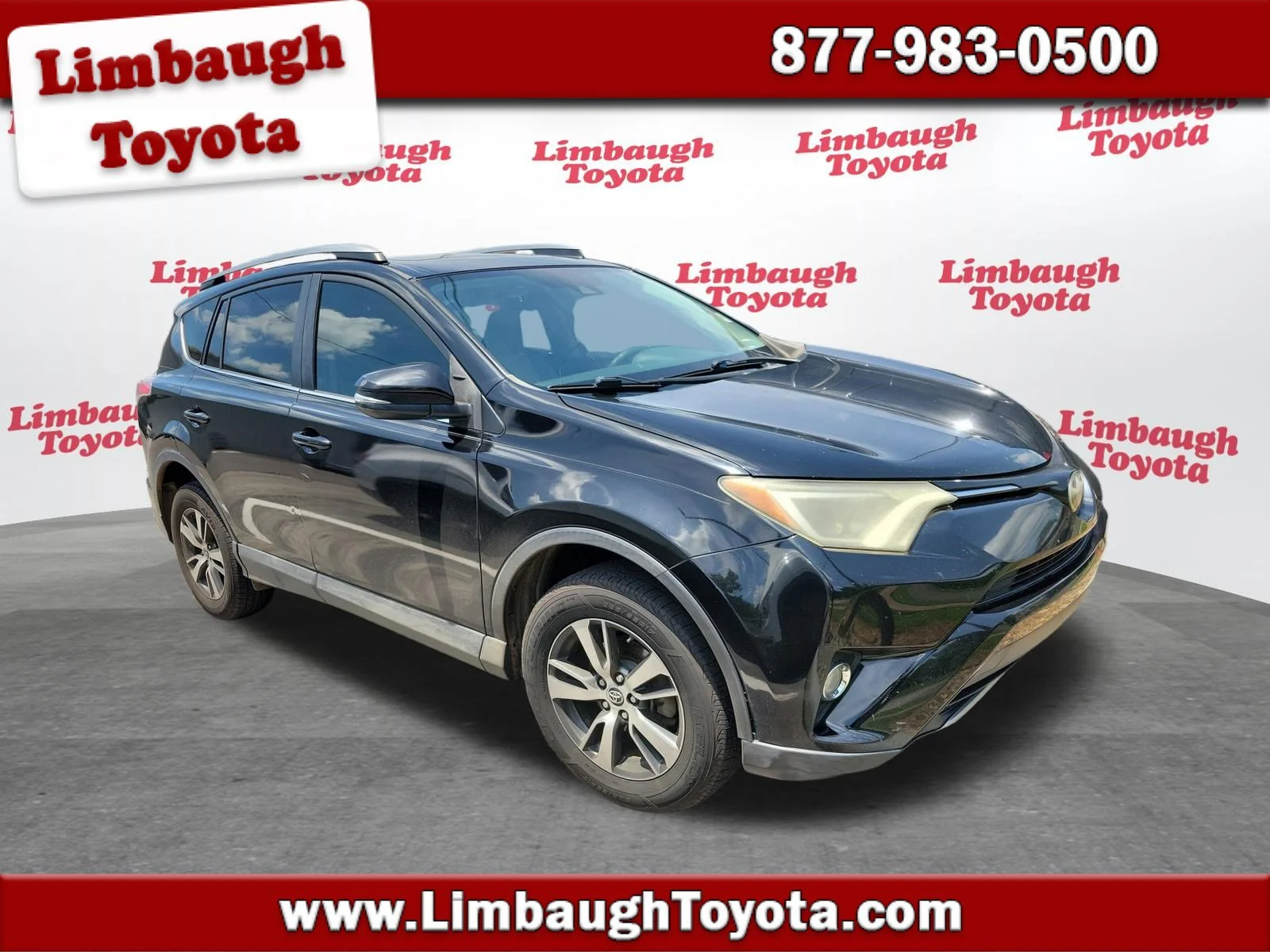 2017 Toyota RAV4 XLE's photo