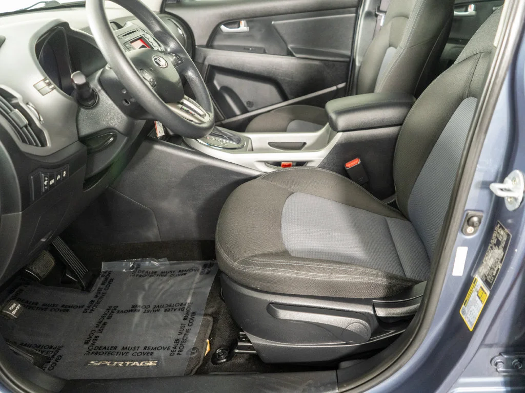 Used 2015 Blue Kia LX image 10