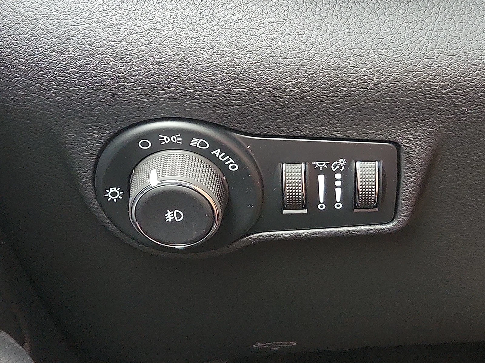 New 2026 PDN Sting-Gray Jeep LATITUDE 4X4 image 17