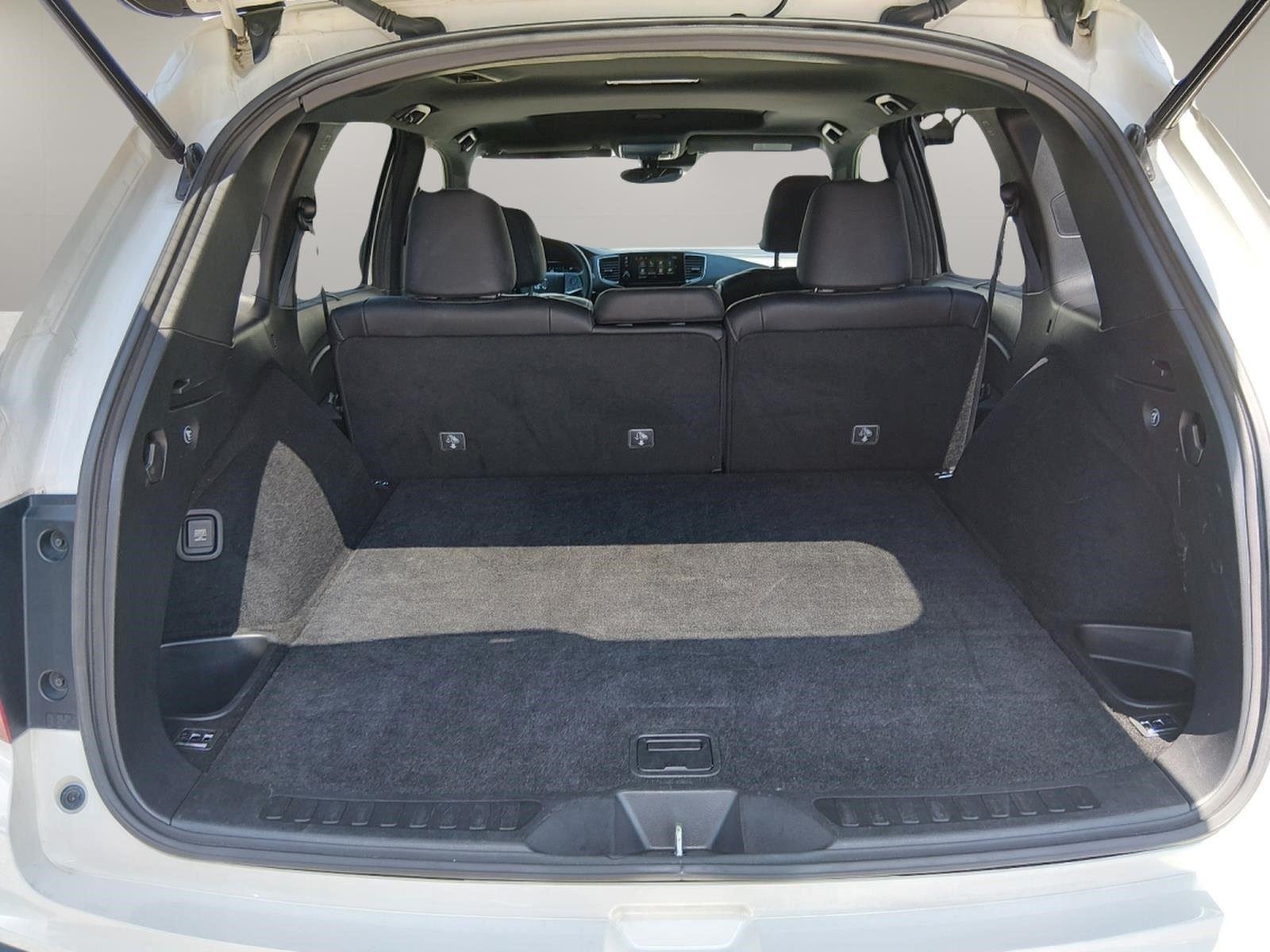 Used 2019 White Diamond Pearl Honda Touring image 16