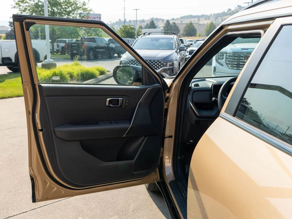 New 2027 Brown Kia X-Line S image 16