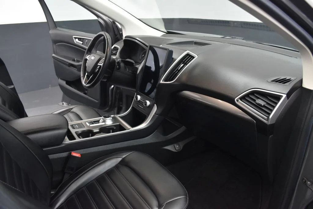 Used 2023 Gray Ford SEL image 26