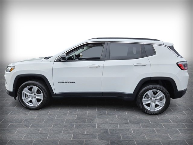 2022 Jeep Compass Latitude photo 4