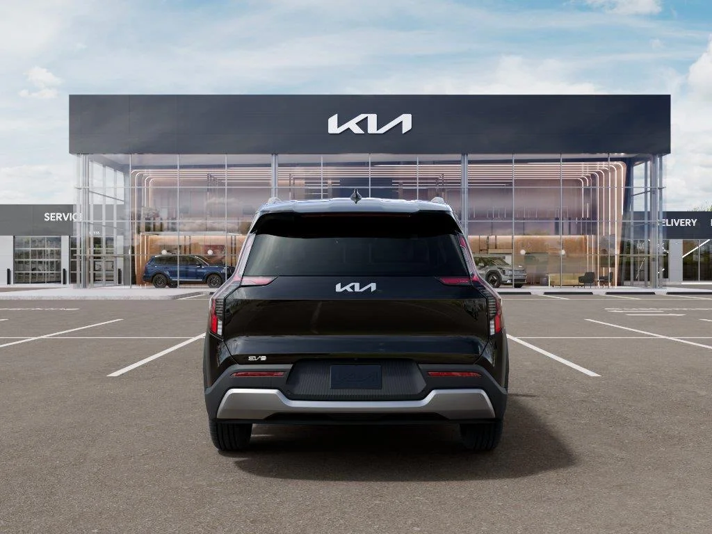 New 2026 Ebony Black Kia Wind image 5
