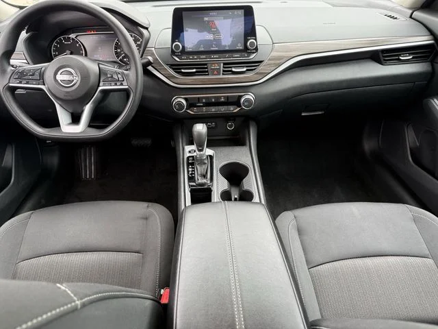 Used 2025 Black Nissan 2.5 SV image 7