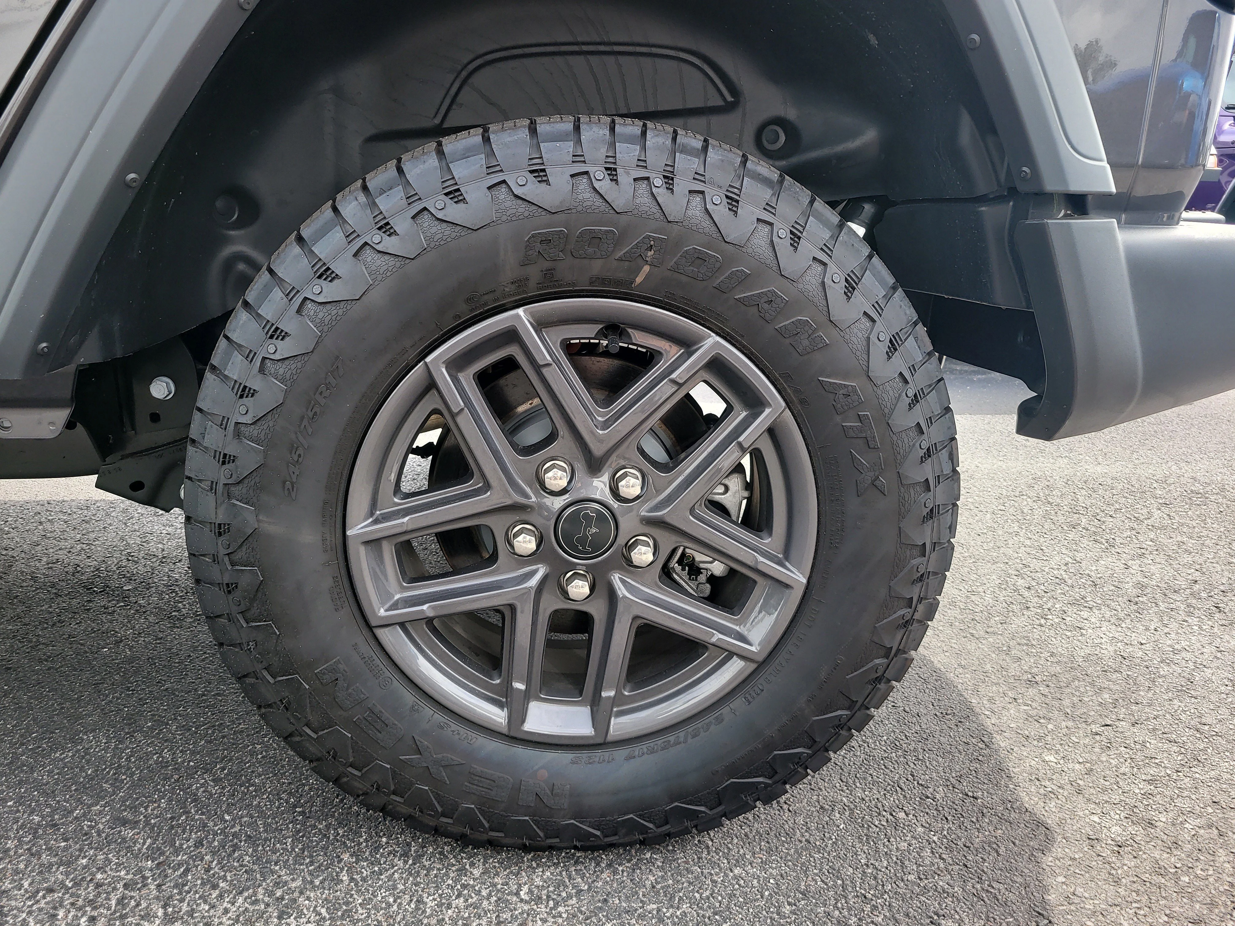 New 2026 Granite Crystal Metallic Clearcoat Jeep Sport S image 9