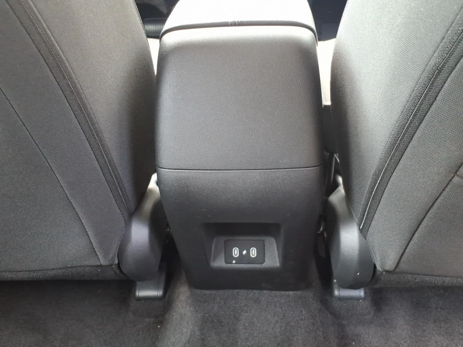 Used 2025 Hampton Gray Hyundai SE image 27