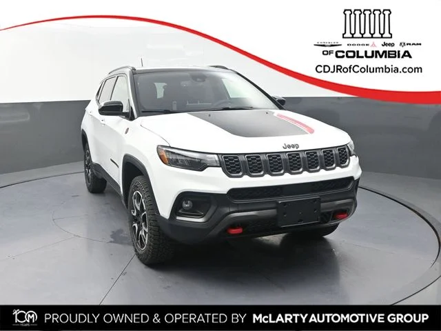 New 2026 Bright White Clear-Coat Exterior Paint Jeep Trailhawk image 1