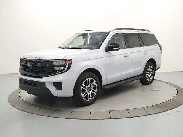 Used 2025 Silver Ford Active image 4