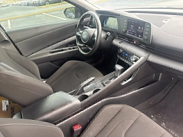 Used 2025 Gray Hyundai SEL Sport image 25