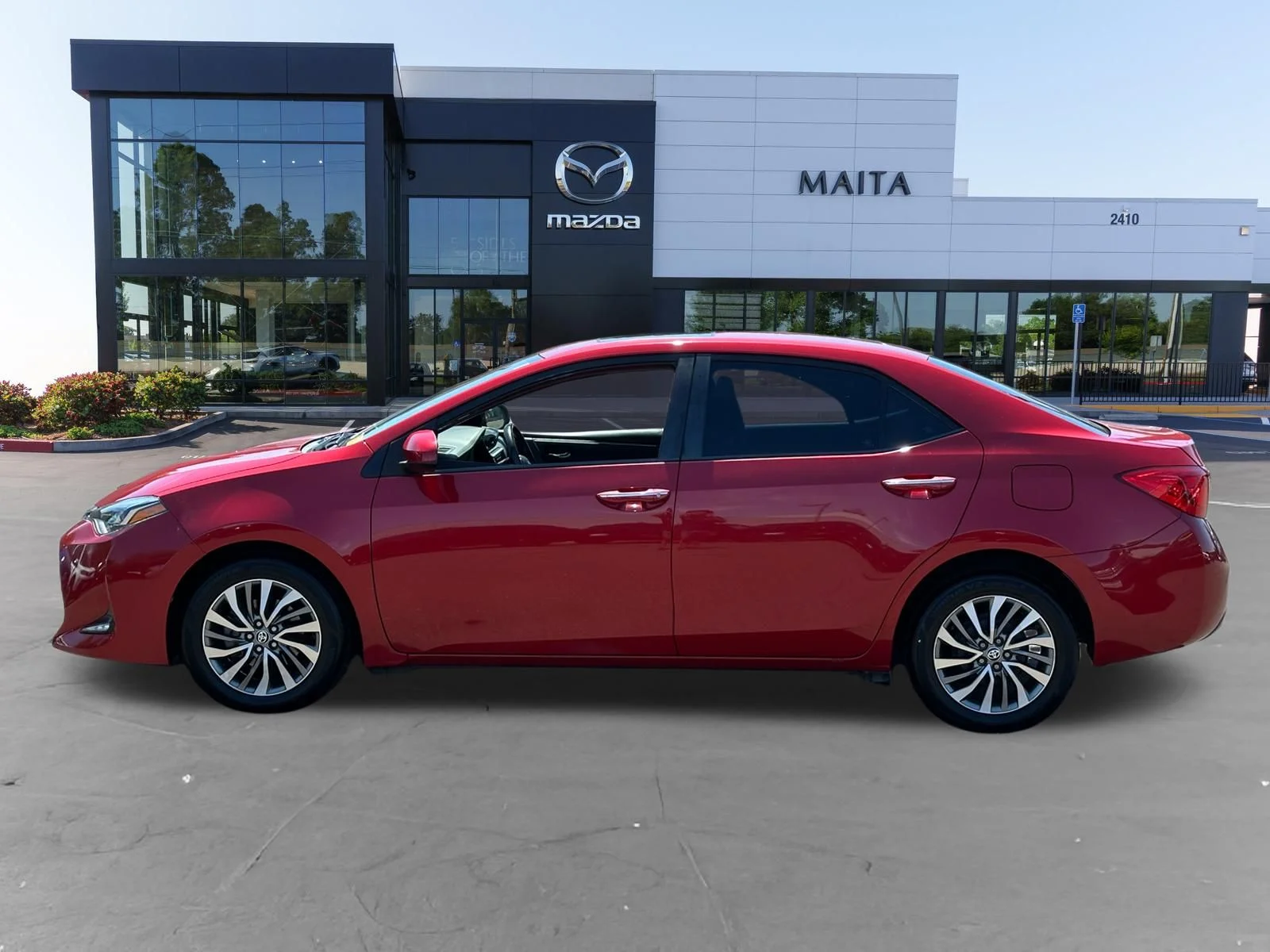 Used 2019 Barcelona Red Metallic Toyota XLE image 6