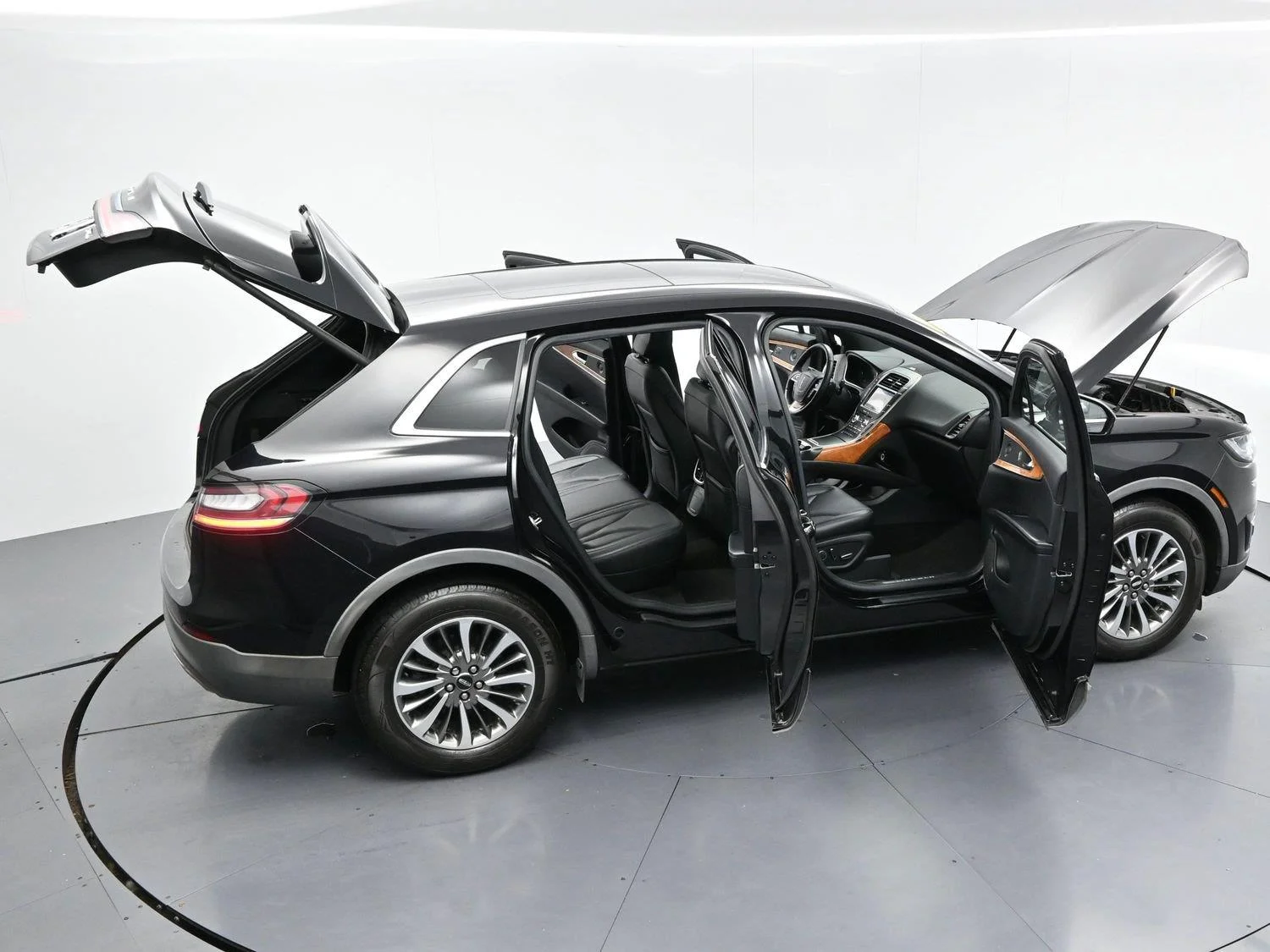 Used 2020 Infinite Black Lincoln Reserve image 47