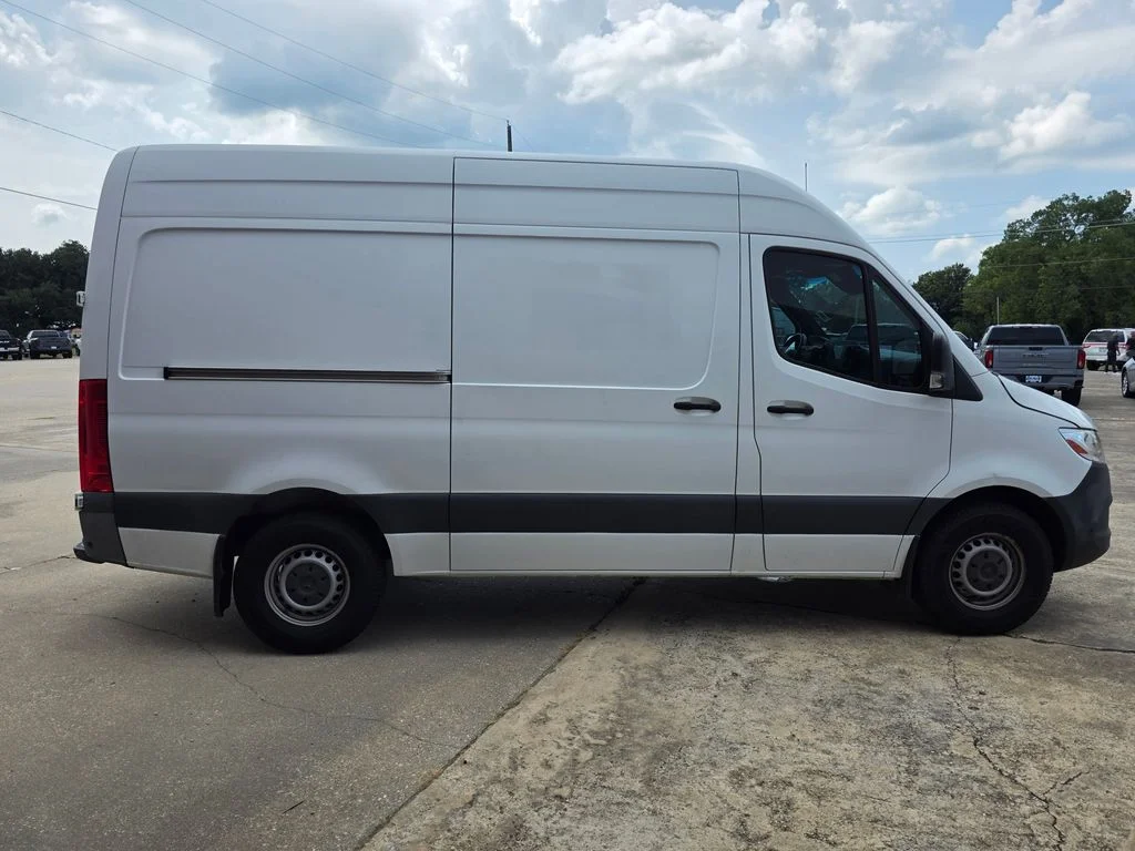 Used 2021 White Mercedes-Benz Cargo 144 WB image 9