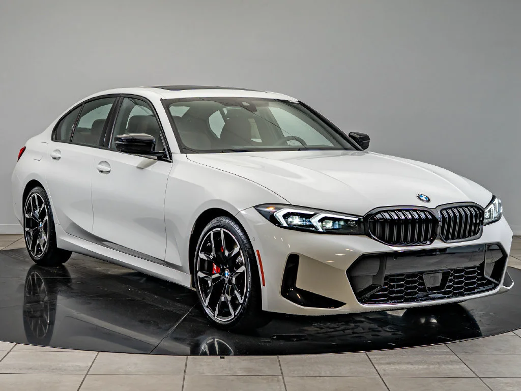 New 2026 Alpine White BMW 330i xDrive image 3