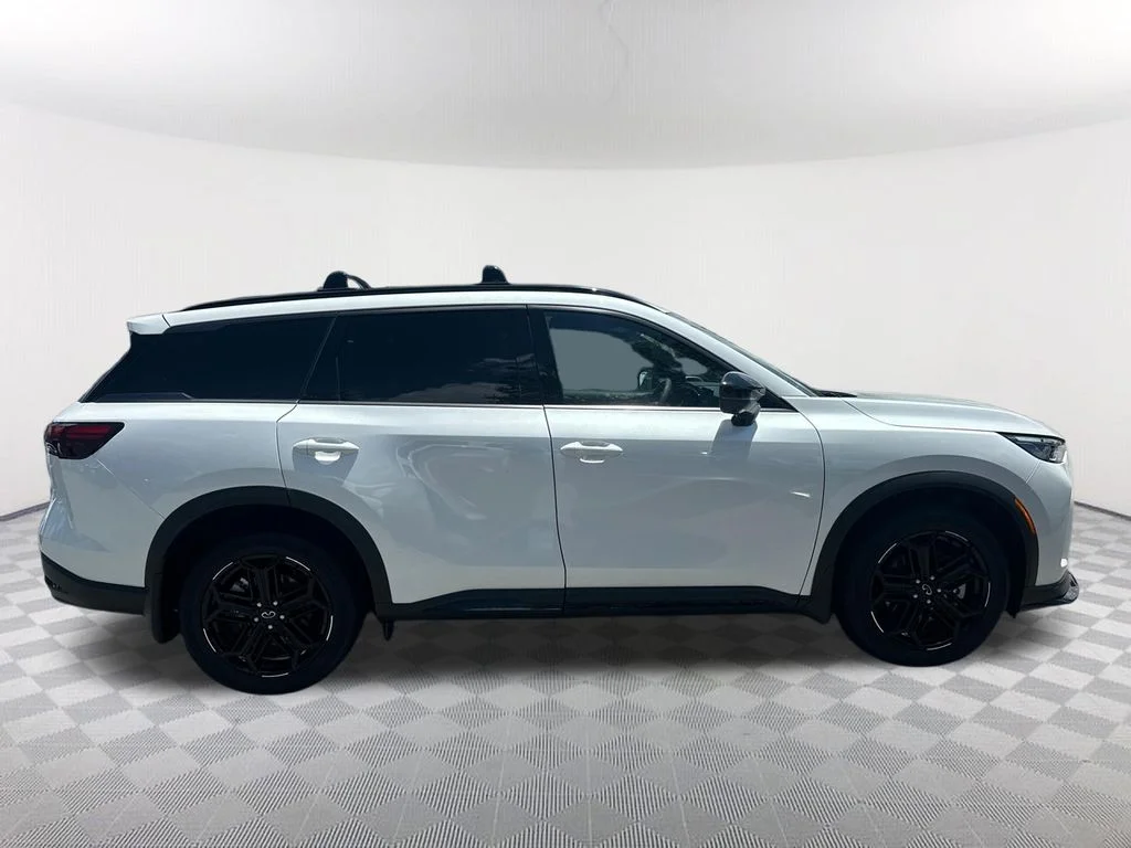 Certified Used 2026 White INFINITI SPORT image 4