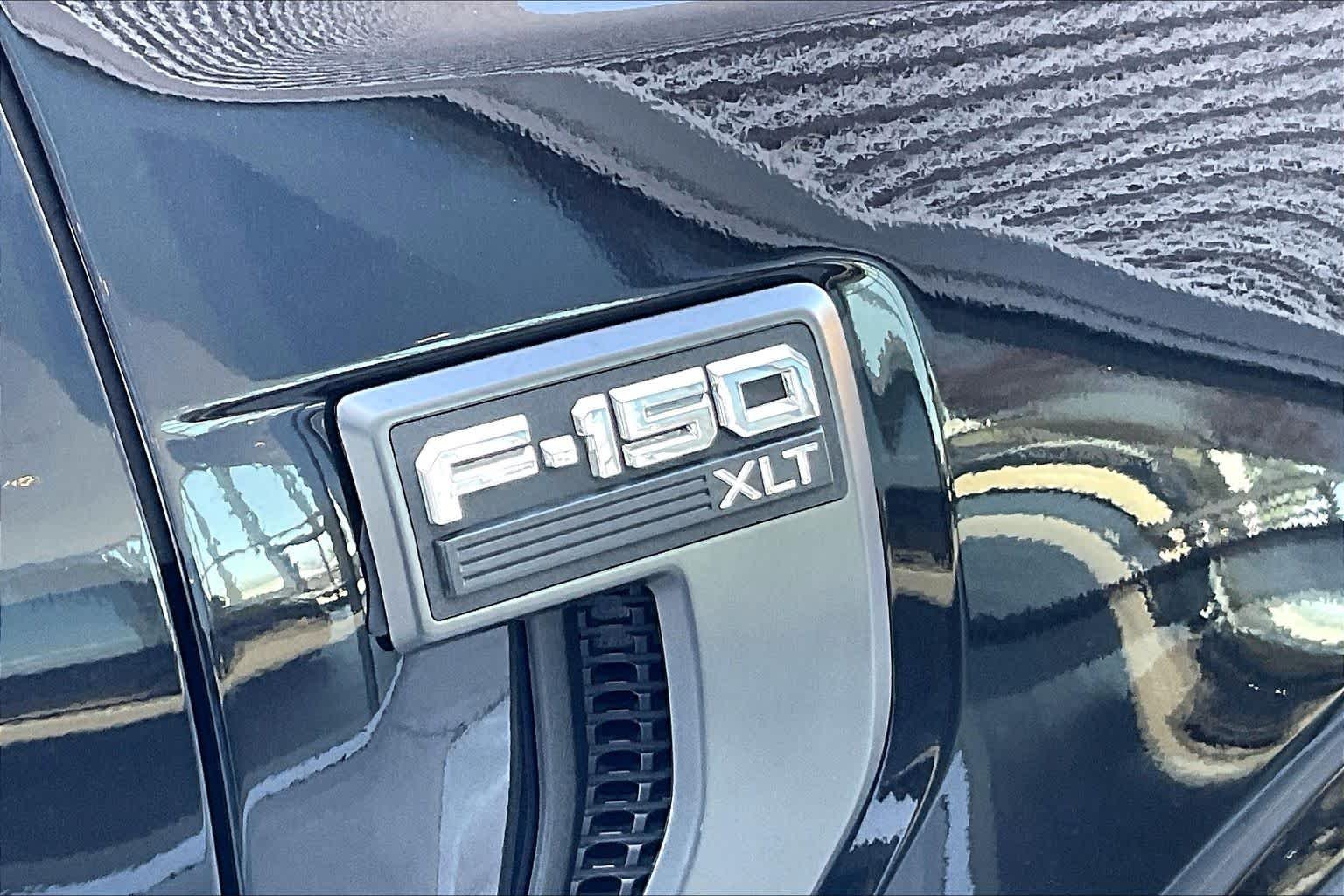 Used 2023 Agate Black Metallic Ford XLT image 17