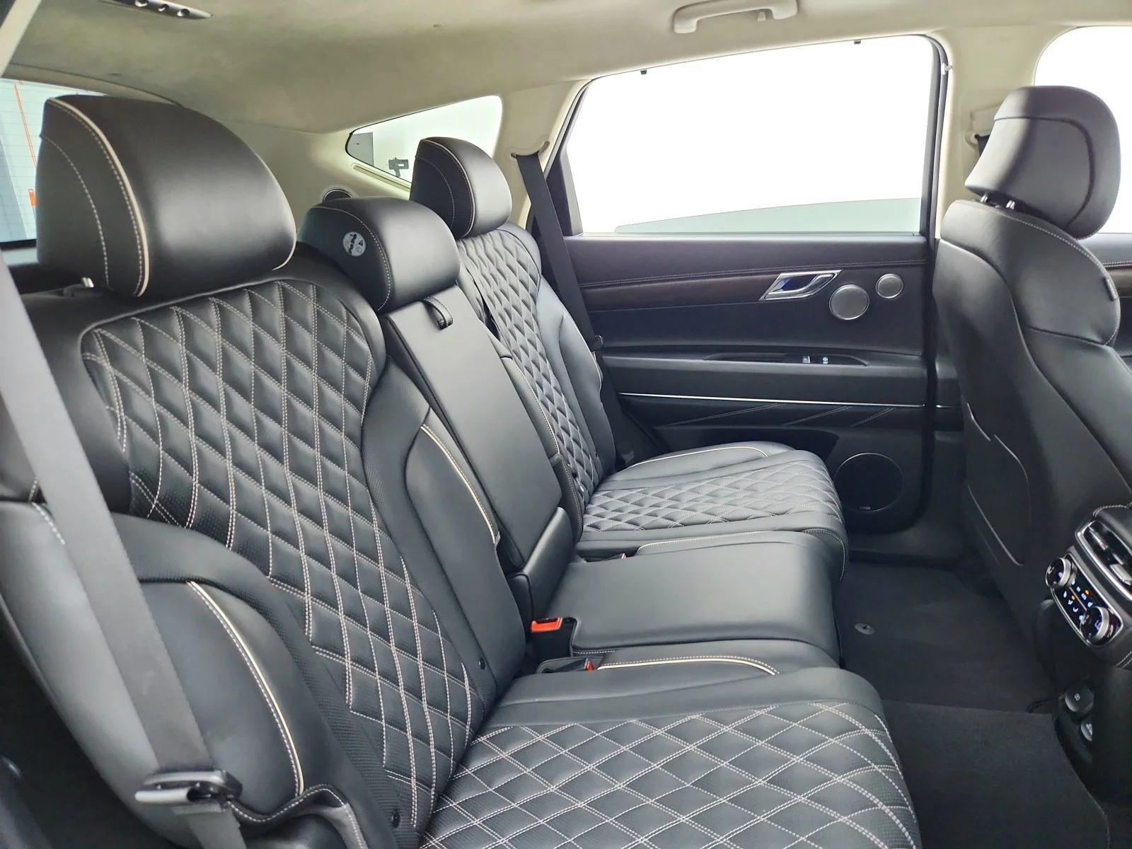 Used 2023 Himalayan Gray Genesis PRESTIGE image 32
