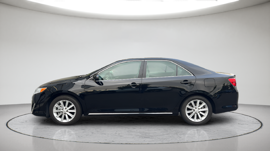 Used 2014 Black Toyota LE image 5