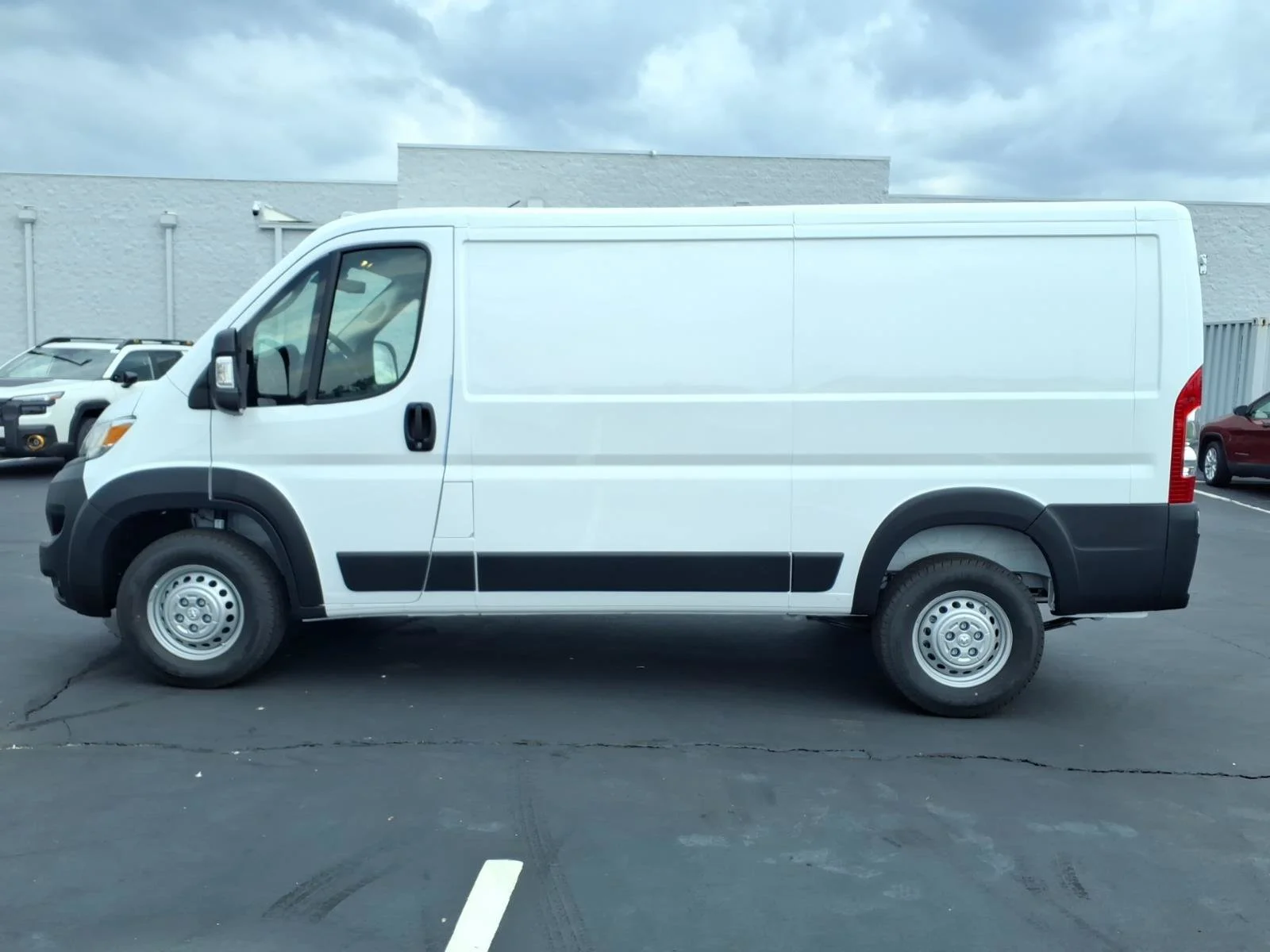 New 2026 Bright White Clear-Coat Exterior Paint RAM Low Roof image 3