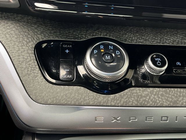 Used 2025 Wild Green Ford Tremor image 30