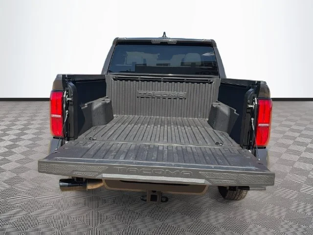 Certified Used 2024  Toyota SR5 image 27