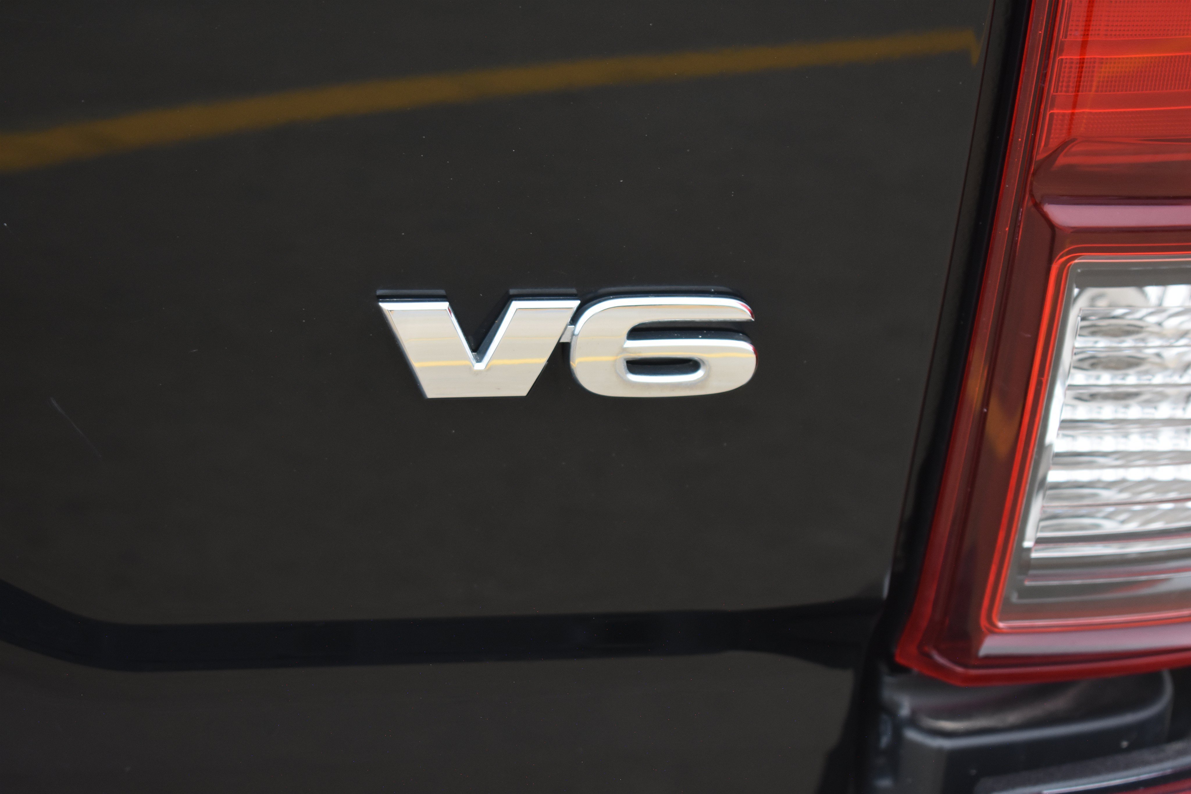 Used 2022 Black Toyota SR5 image 8