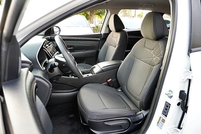 Used 2024 White Hyundai SE image 15