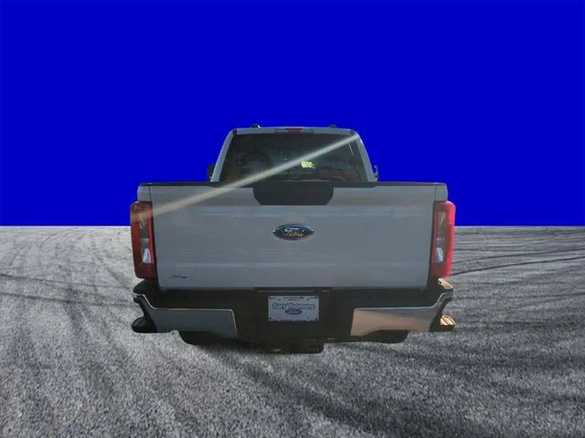 New 2026 Oxford White Ford F-250® XLT image 5