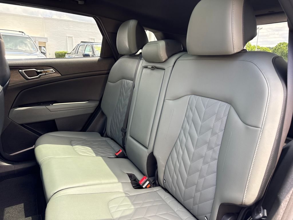 Used 2023 Black Kia X-Line image 21