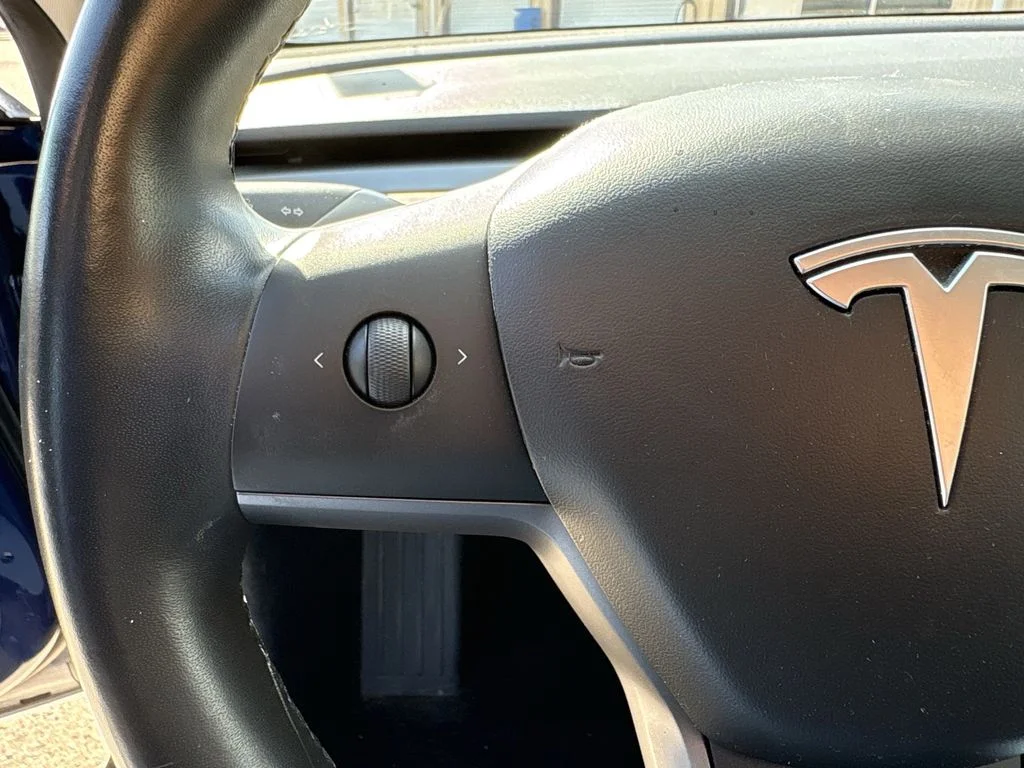 Used 2018 Deep Blue Metallic Tesla Long Range image 15