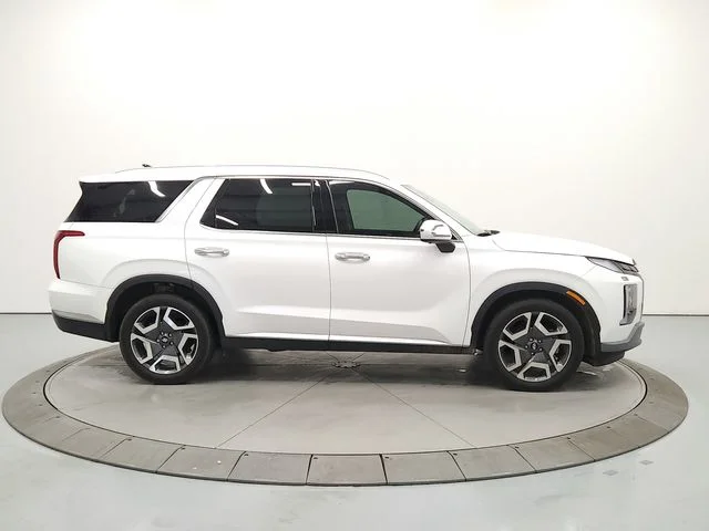 Used 2025 White Hyundai SEL Premium image 8