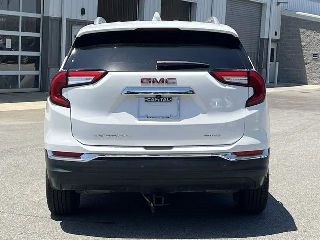 Used 2024  GMC SLT image 12