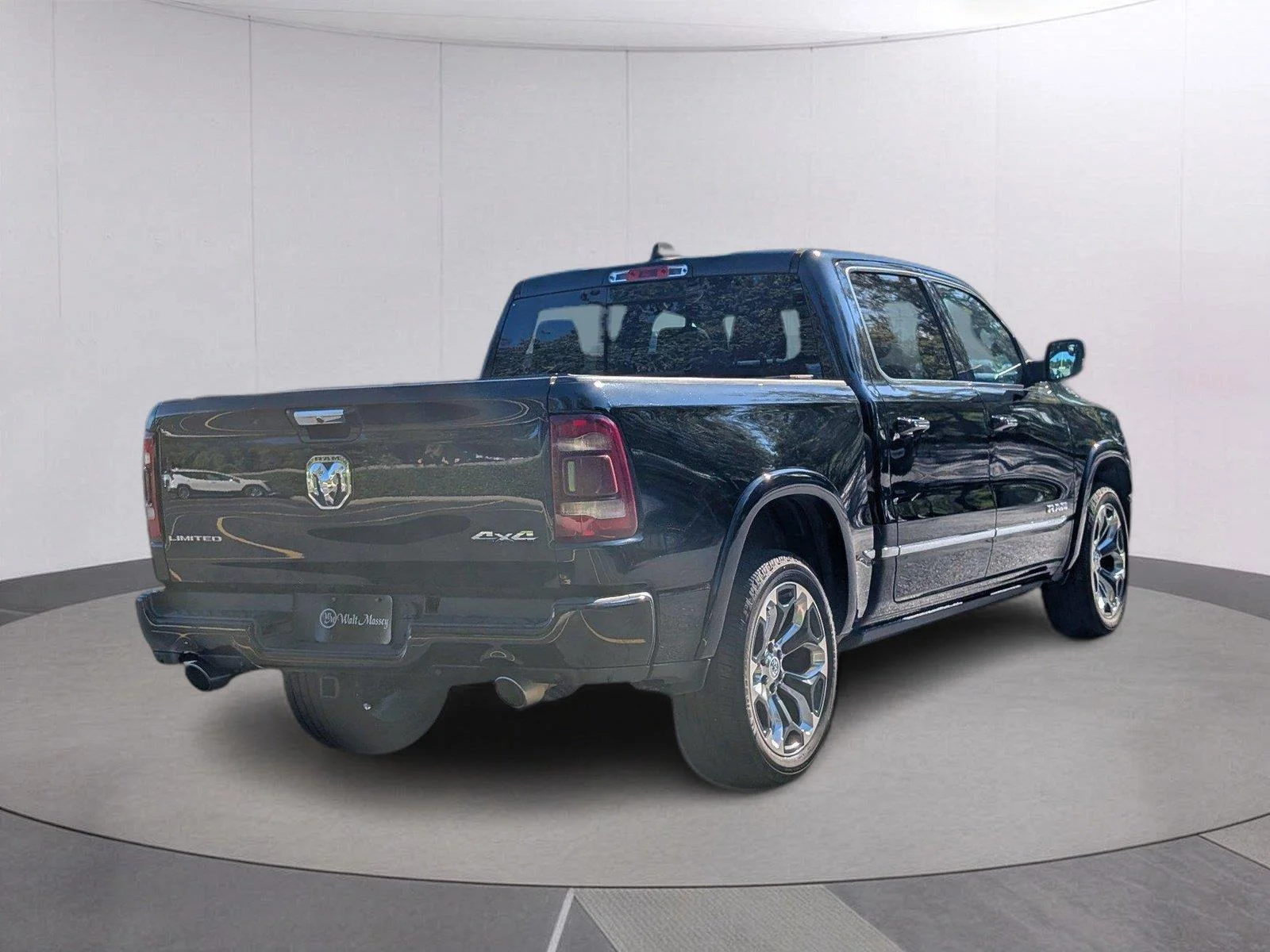 Used 2020 Diamond Black Crystal Pearlcoat Ram Limited image 5